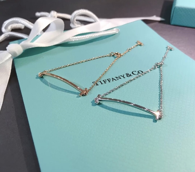 Tiffany No Diamond Smooth T Bracelet - Image 2
