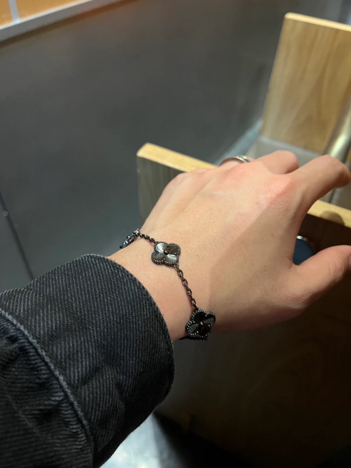 VCA Darth Vader Black Vintage Alhambra 5 Motifs Bracelet - Image 2
