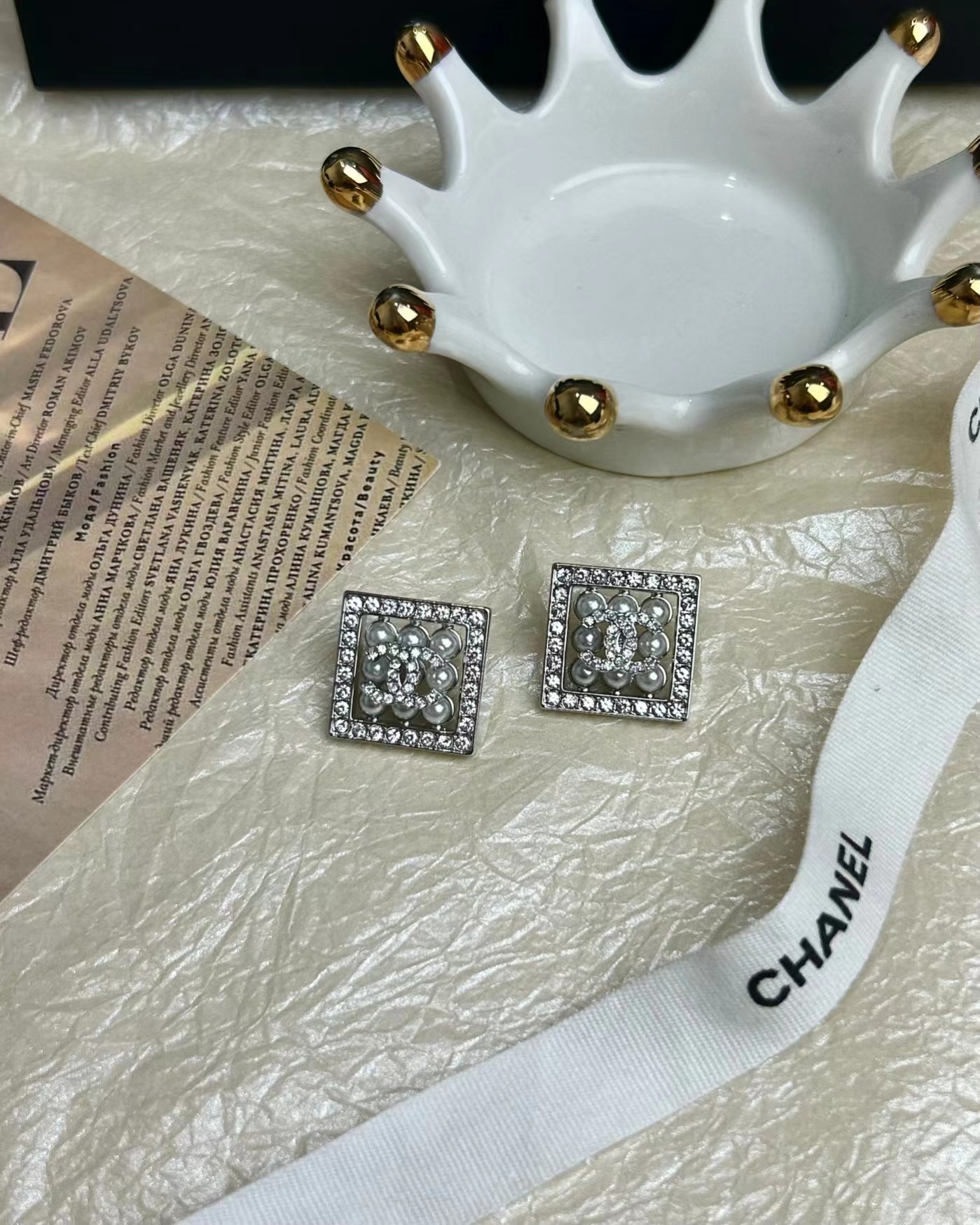 Chanel Square Diamond and Pearl Earrings - Image 7