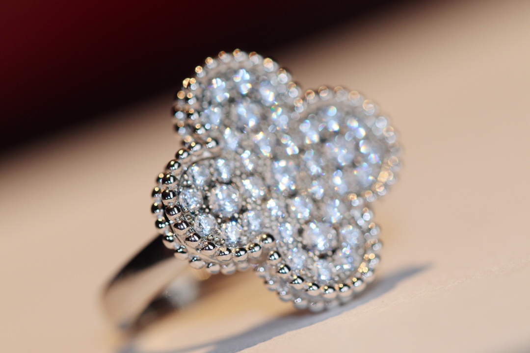 VCA Full Diamond Silver Magic Alhambra Ring - Image 7