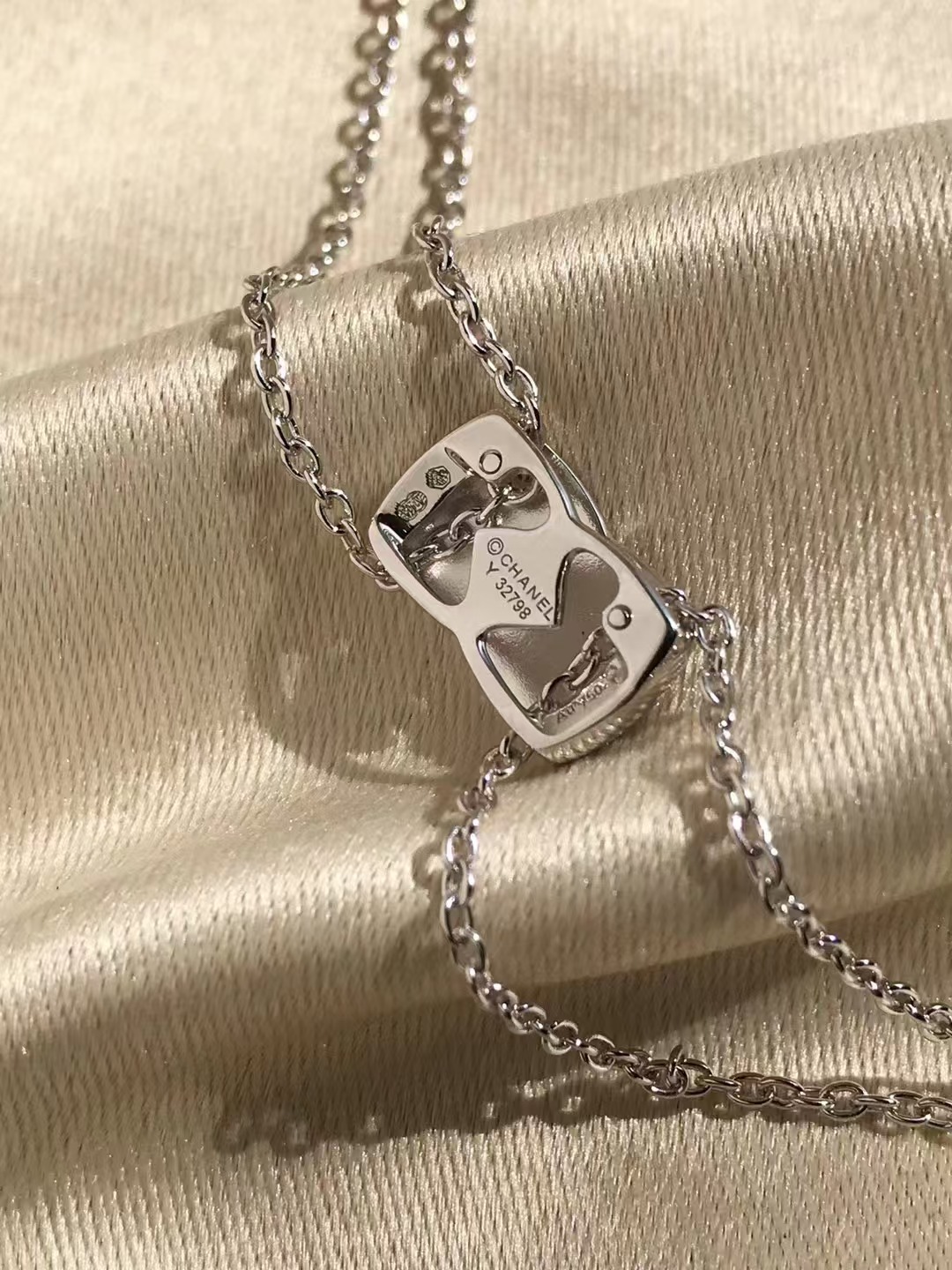 Chanel Coco Crush White Gold Necklace - Image 8