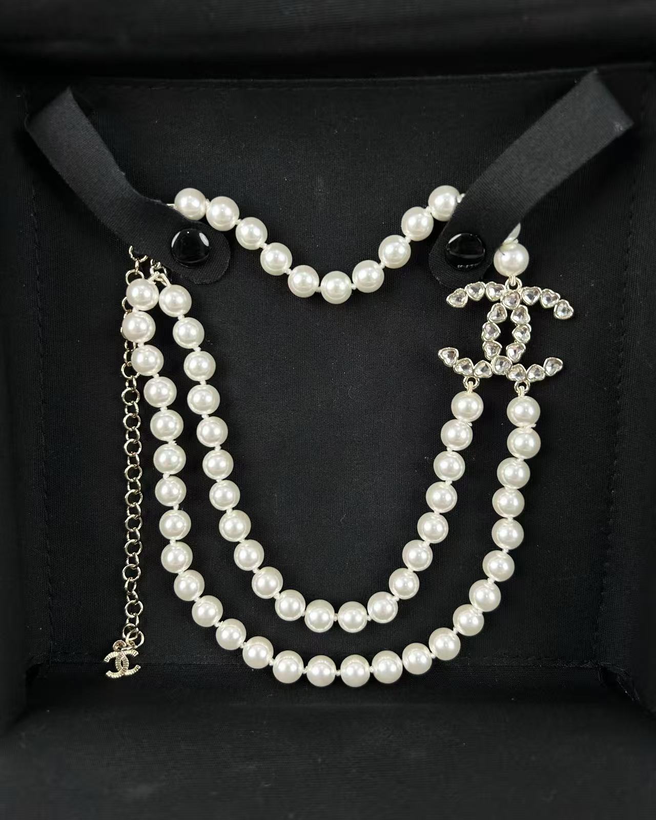Chanel Elegant Two Layers Pearl Necklace - Image 4