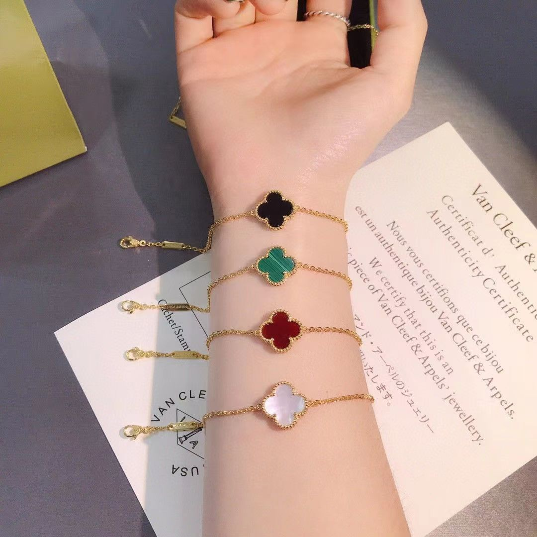 VCA VCA Sweet Alhambra Bracelets, 1 Motif - Image 3