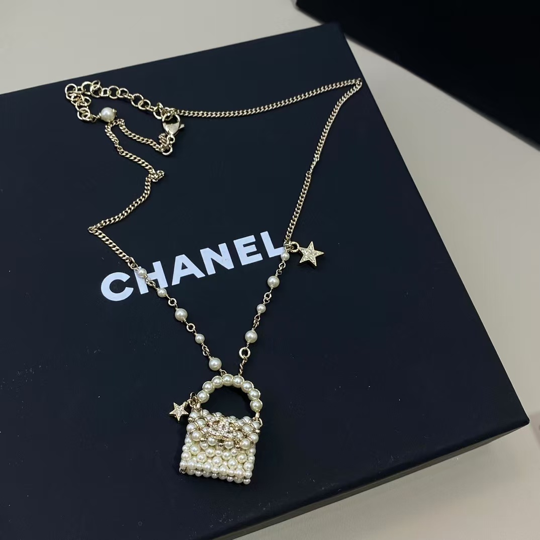 Chanel Pearl Bag Pendant Necklace - Image 7