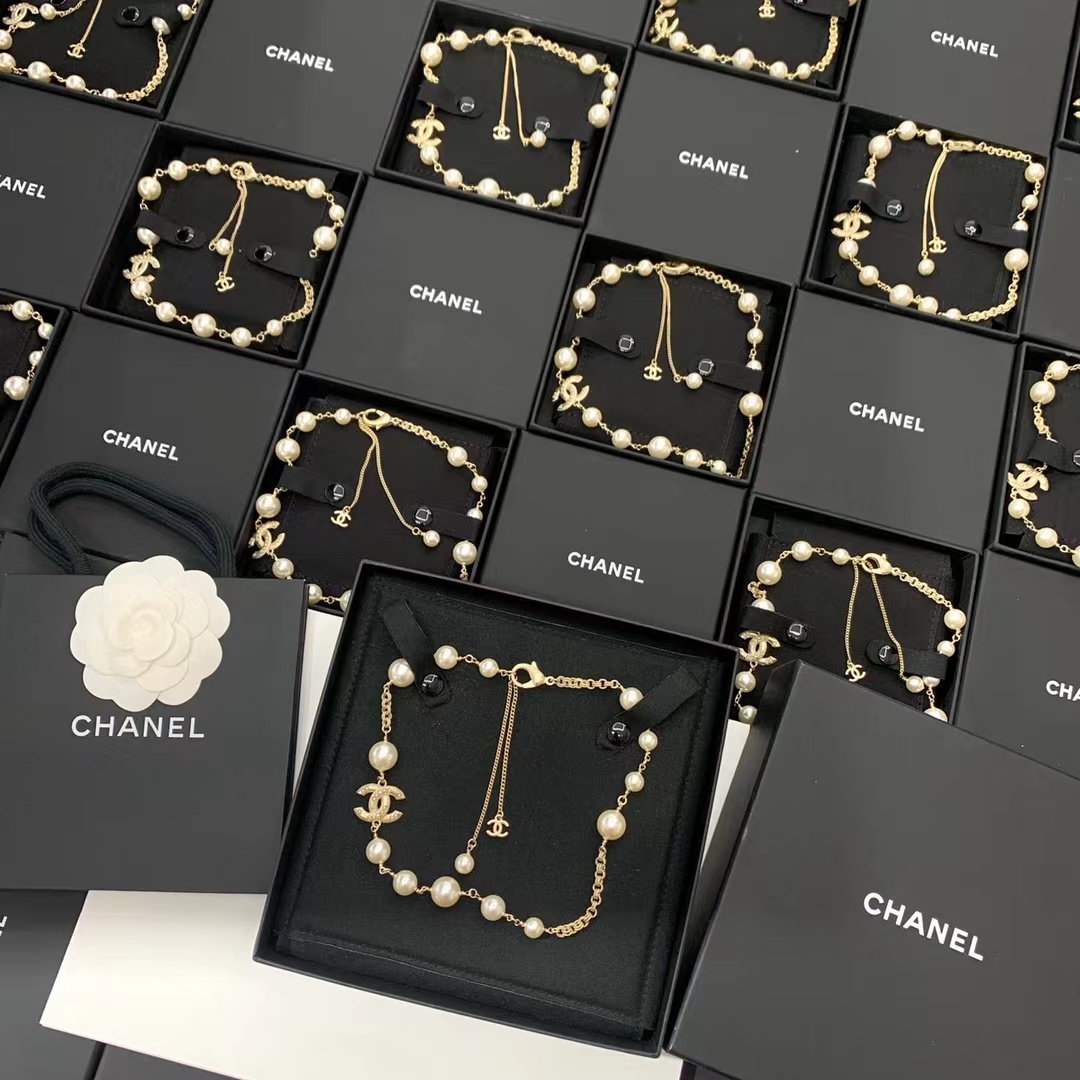 Chanel Double C Pearl Choker Necklace - Image 7