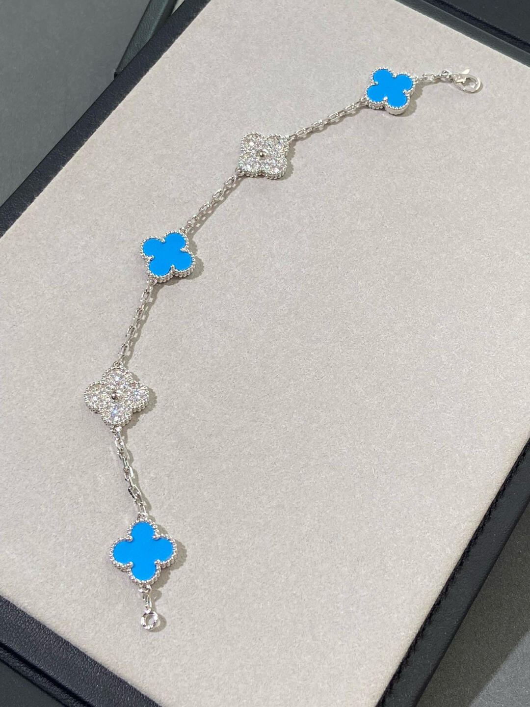 VCA Blue Agate VIntage Alhambra Bracelet, 5 Motifs - Image 5