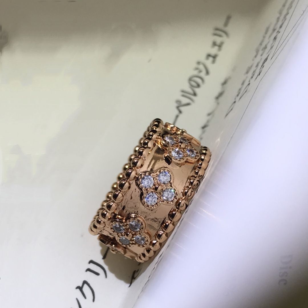 VCA Perlee Wide Four Leaf Clover Ring - Image 4