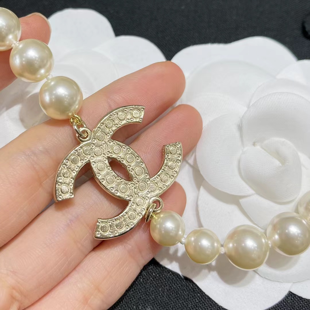 Chanel Vibe Gradient Pearl Necklace - Image 2