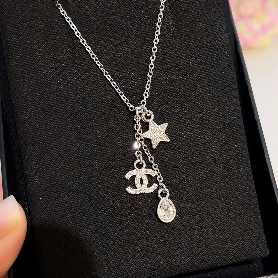 Chanel Silver Necklace with Star Teardrop CC Pendant - Image 3