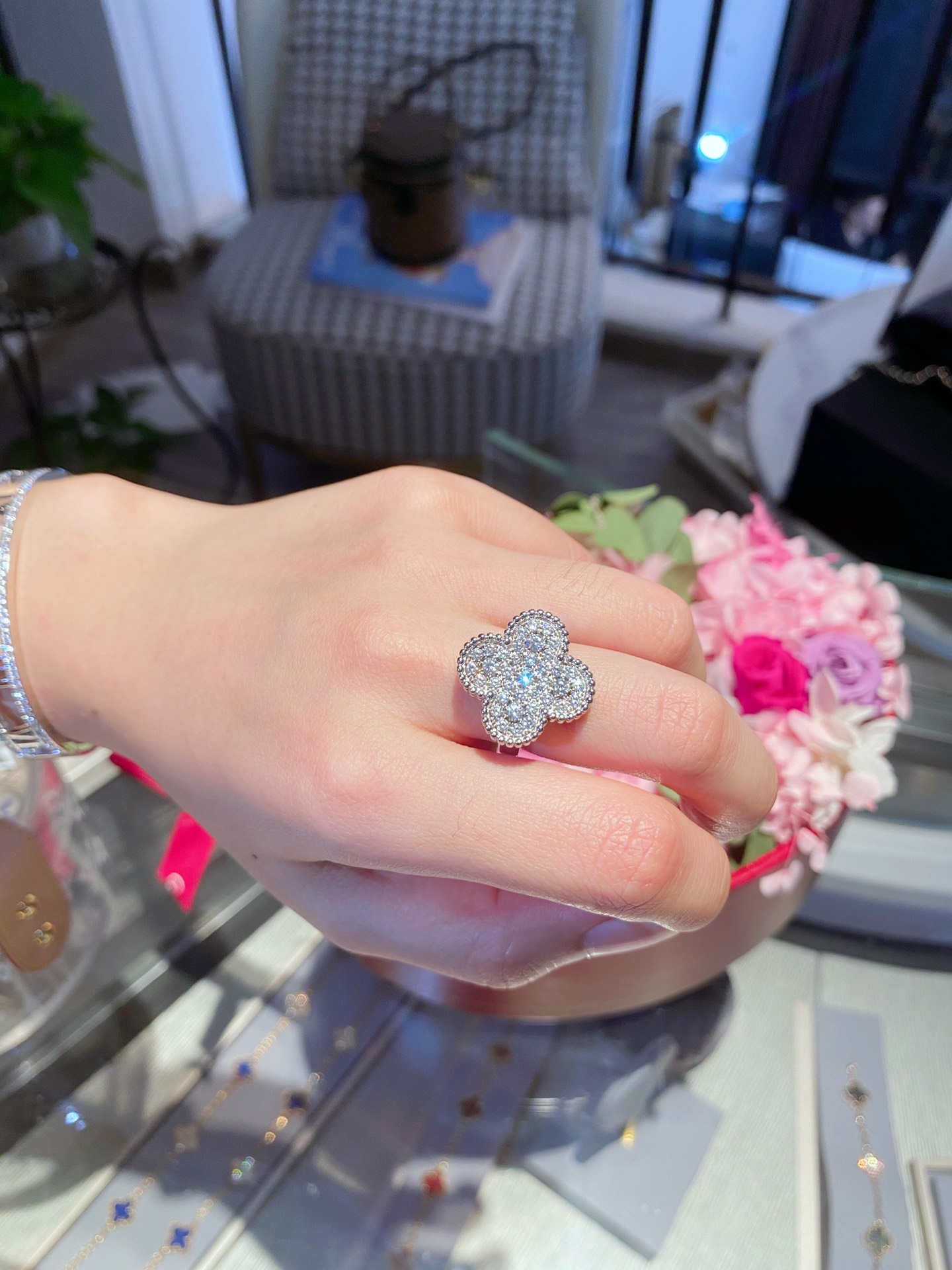 VCA Full Diamond Silver Magic Alhambra Ring - Image 2