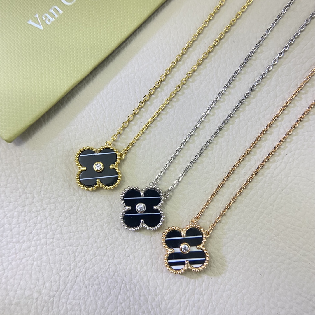 Newest VCA Stripe Black Chalcedony Vintage Alhambra Pendant Necklace