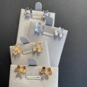 VCA Stud Frivole Earrings