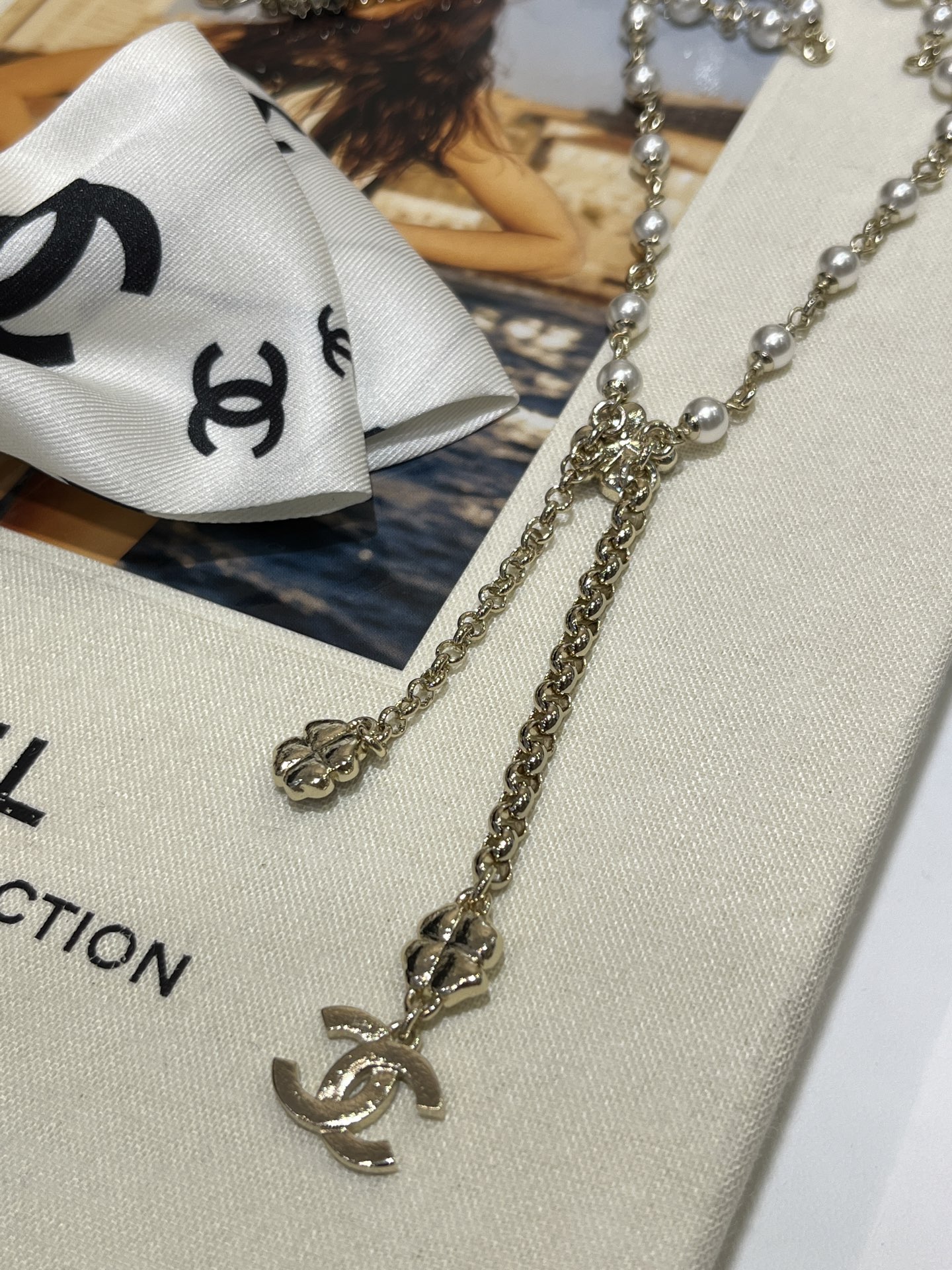 Chanel Black and White Camellia Tassel Drop Pearl Y Necklace - Image 8