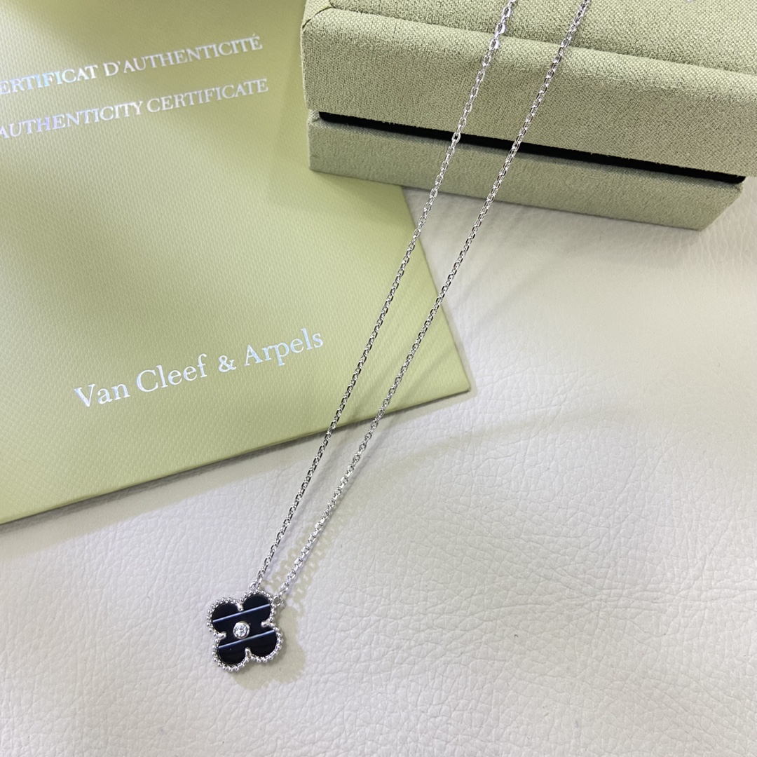Newest VCA Stripe Black Chalcedony Vintage Alhambra Pendant Necklace - Image 2
