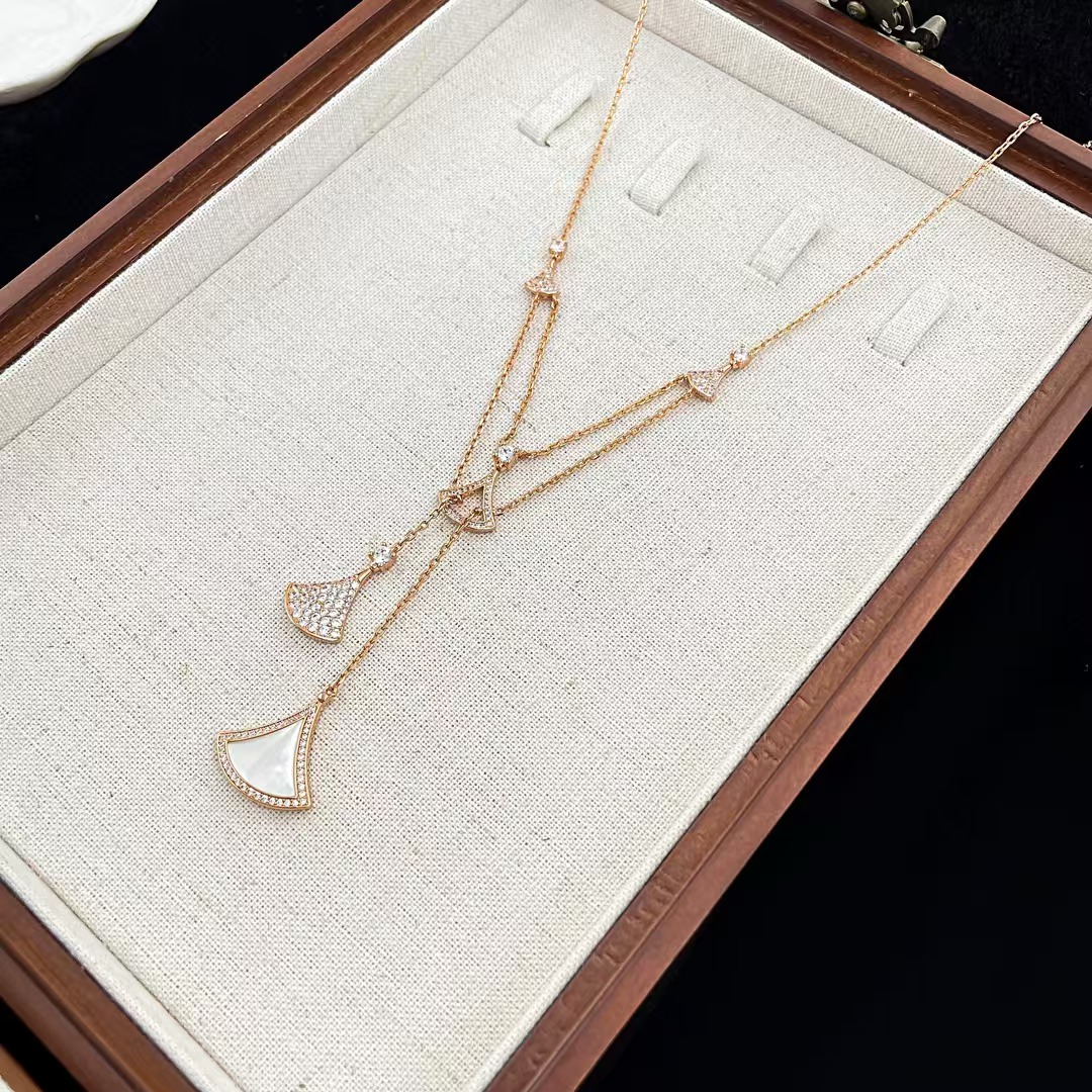 Bvlgari Divas' Dream Necklace - Image 2