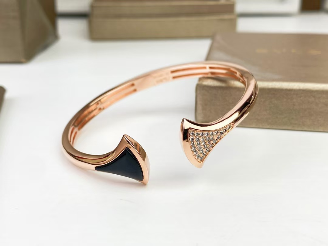 Bvlgari Divas' Dream Open Cuff Bangle Bracelet in Rose Gold - Image 5