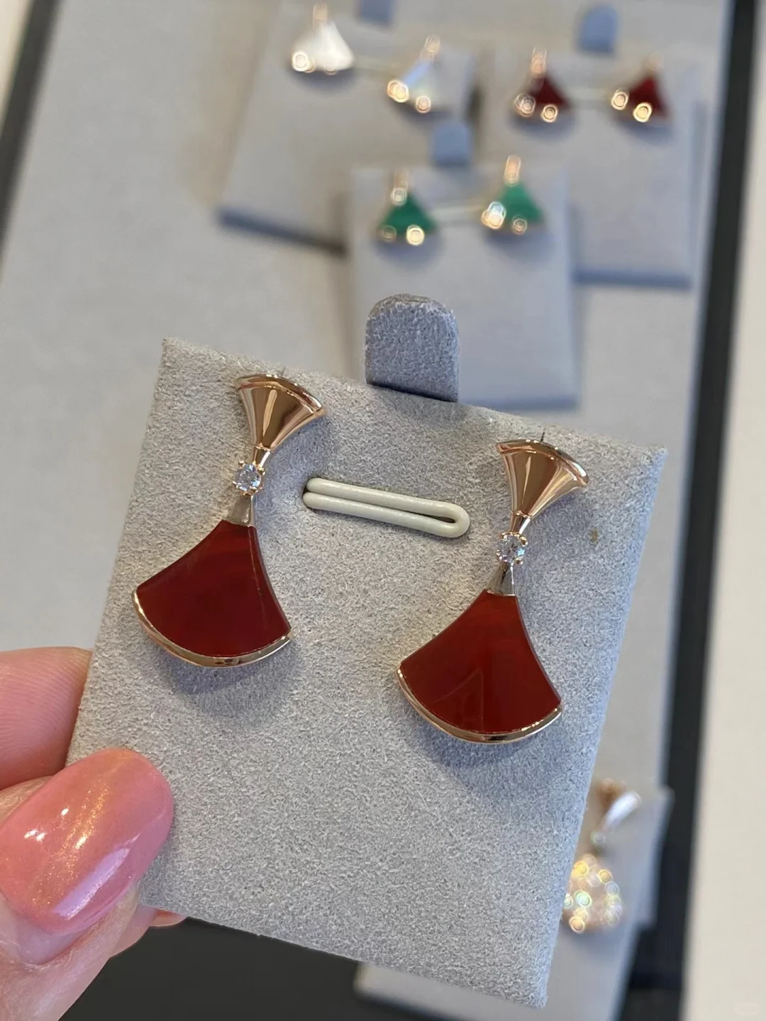 Bvlgari Divas' Dream Earrings - Image 7