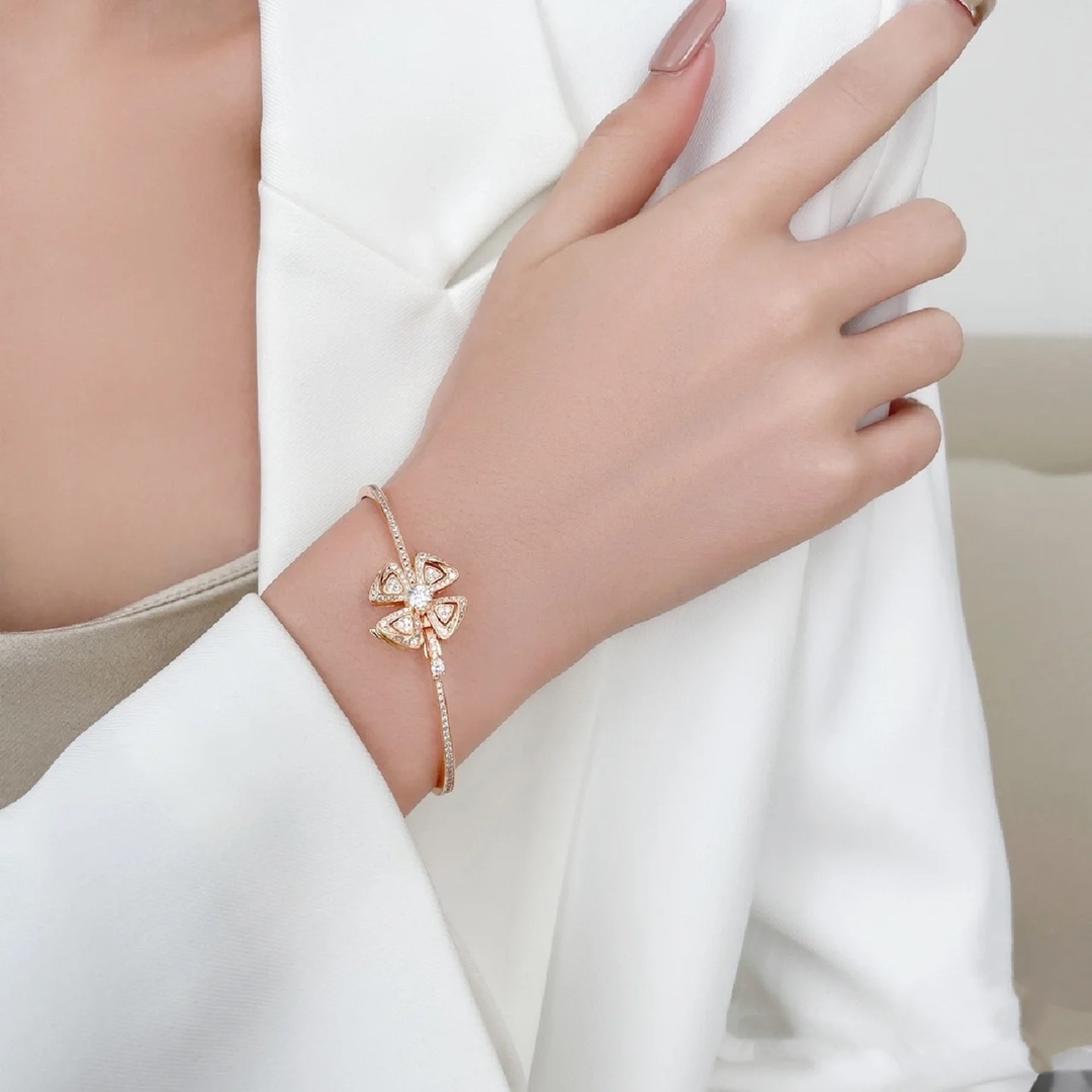 Dupe Bvlgari Fiorever Bracelet Rose Gold Flower Bangle - Image 3
