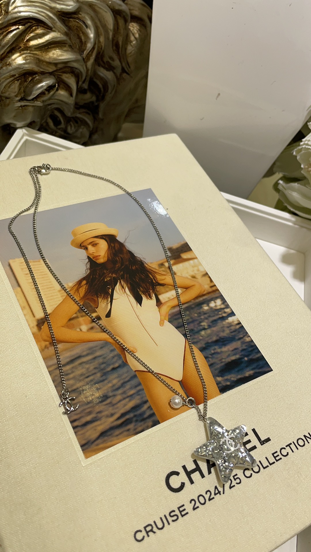 Chanel Silver Shiny Star Necklace and Earrings - Image 9