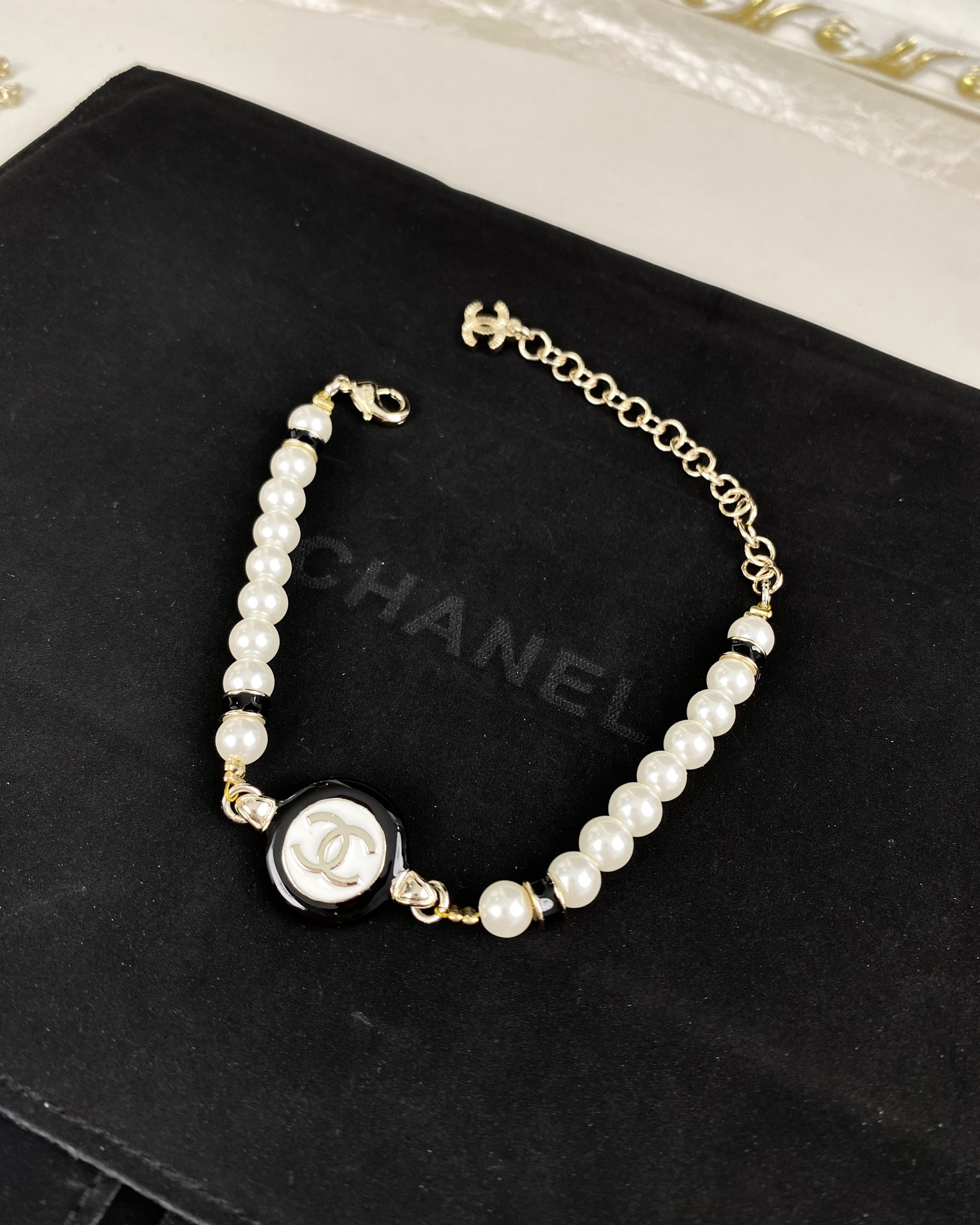 Chanel Black and White Round Charm Pearl Bracelet Necklace - Image 8