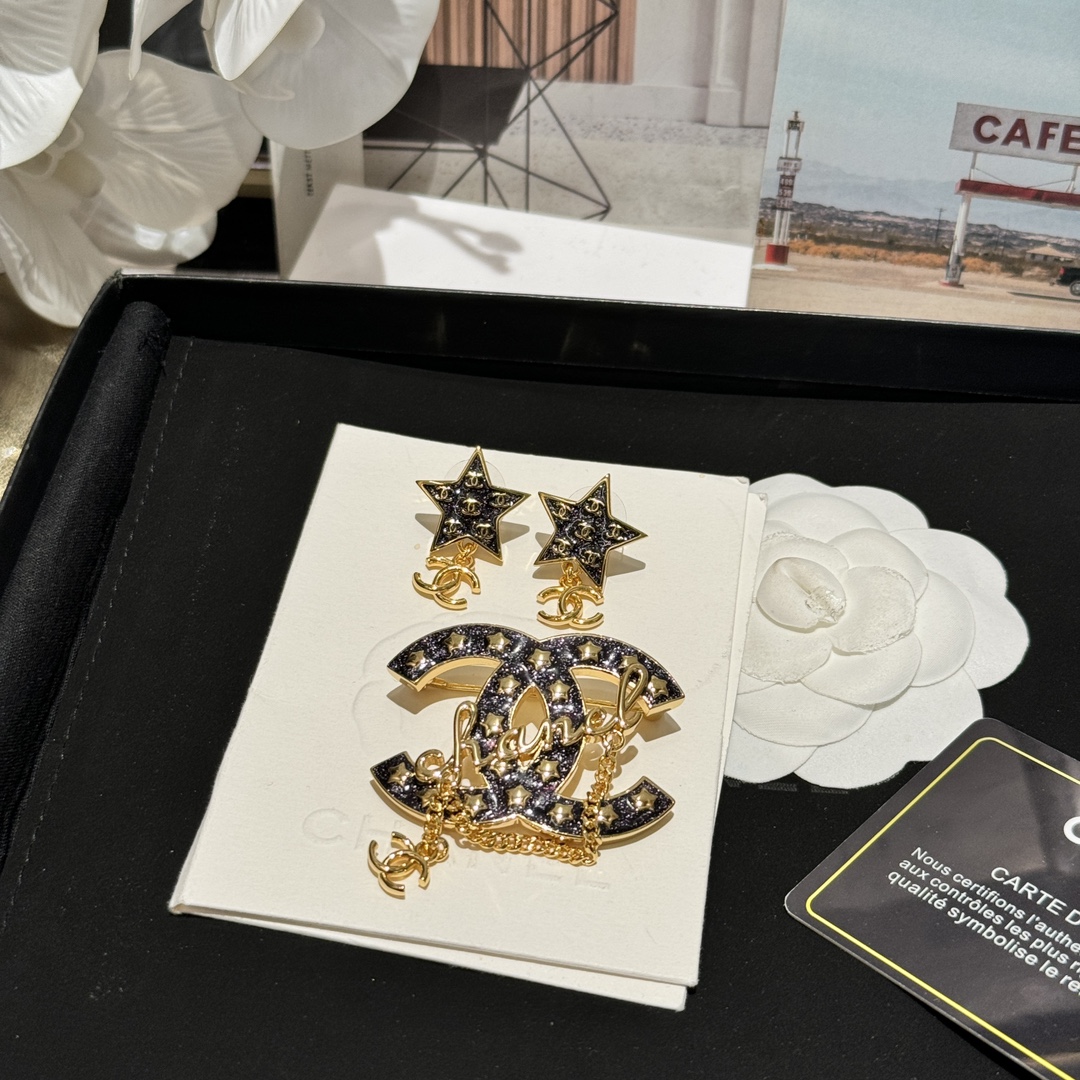 Chanel Star Enamel Coco Brooch Earrings - Image 2
