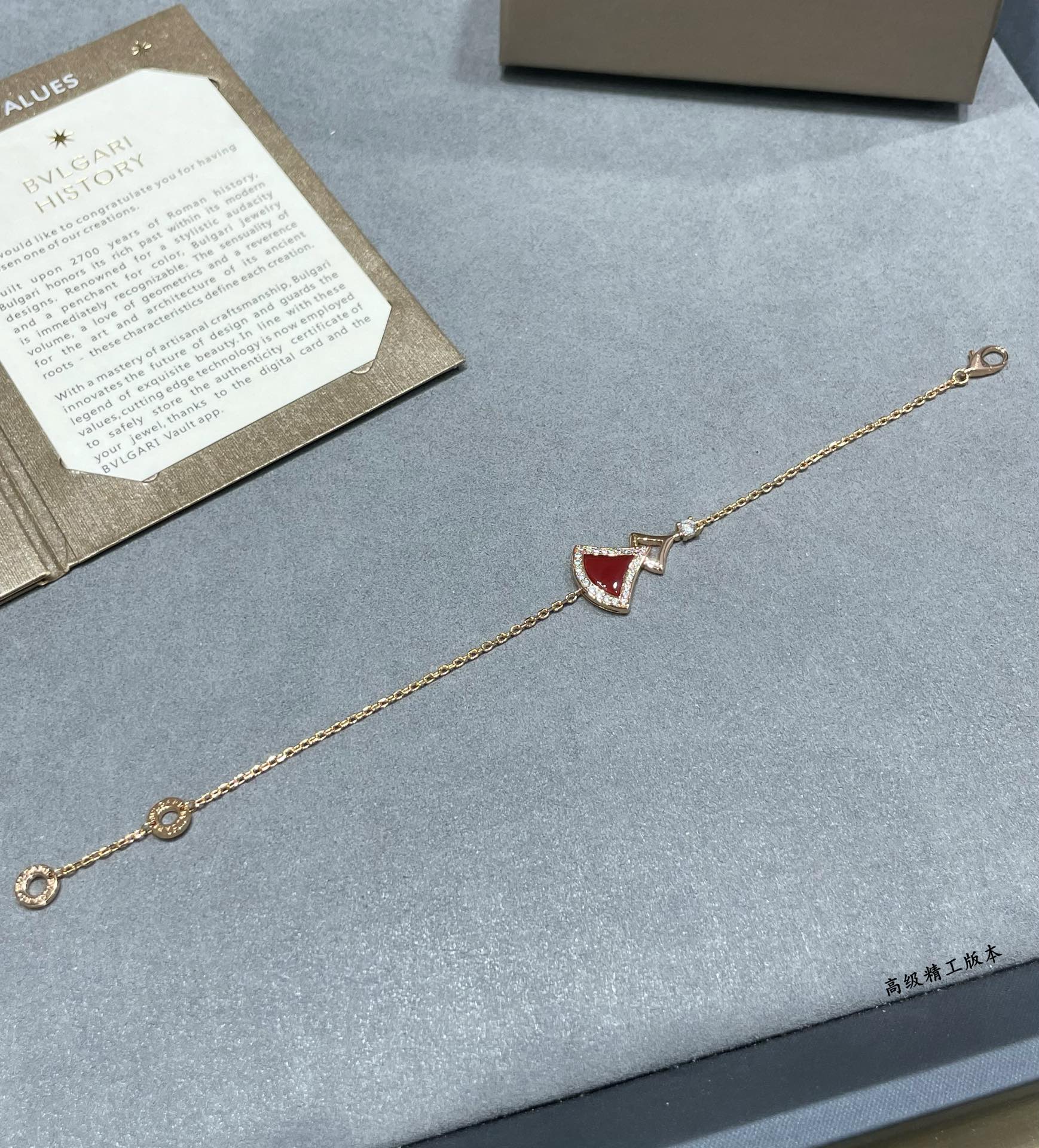 Bvlgari Rose Gold Divas' Dream Bracelet - Image 8