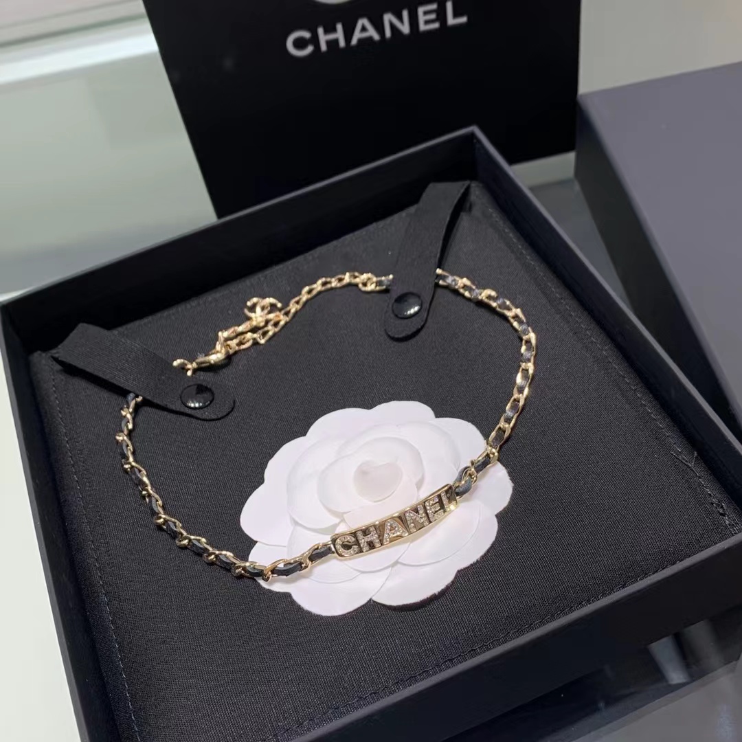 Chanel Leather Cuban Chain Choker Necklace - Image 2