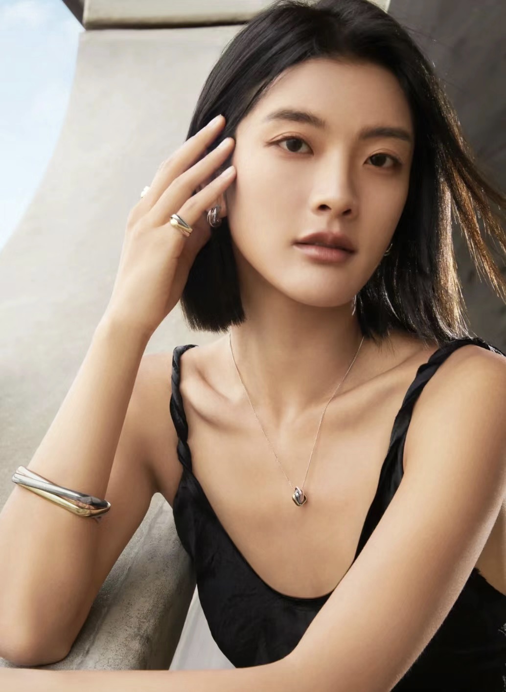 Cartier Trinity Bracelet, Cushion-shaped - Image 11