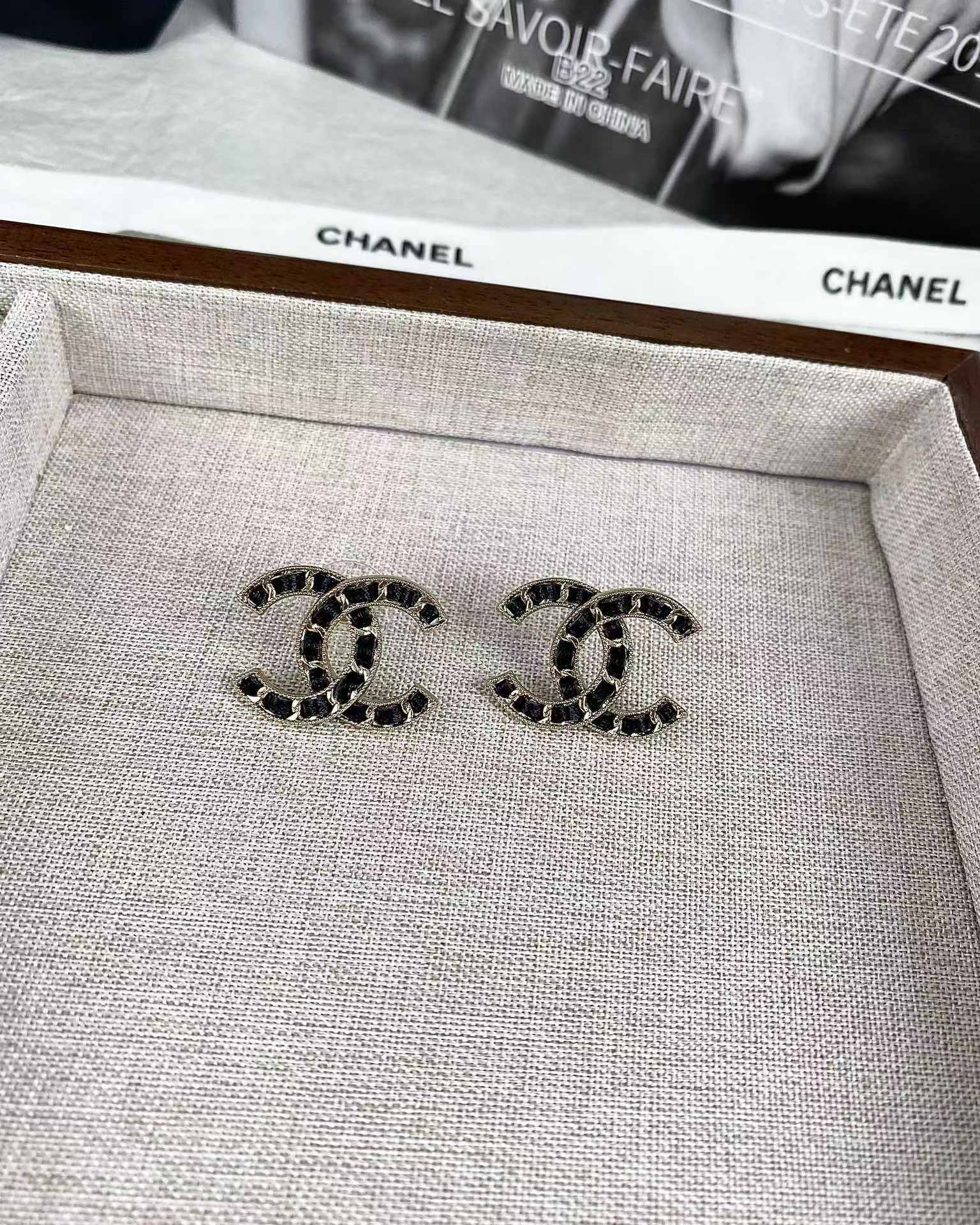 Chanel Light Gold & Black Leather Double C Earrings - Image 4