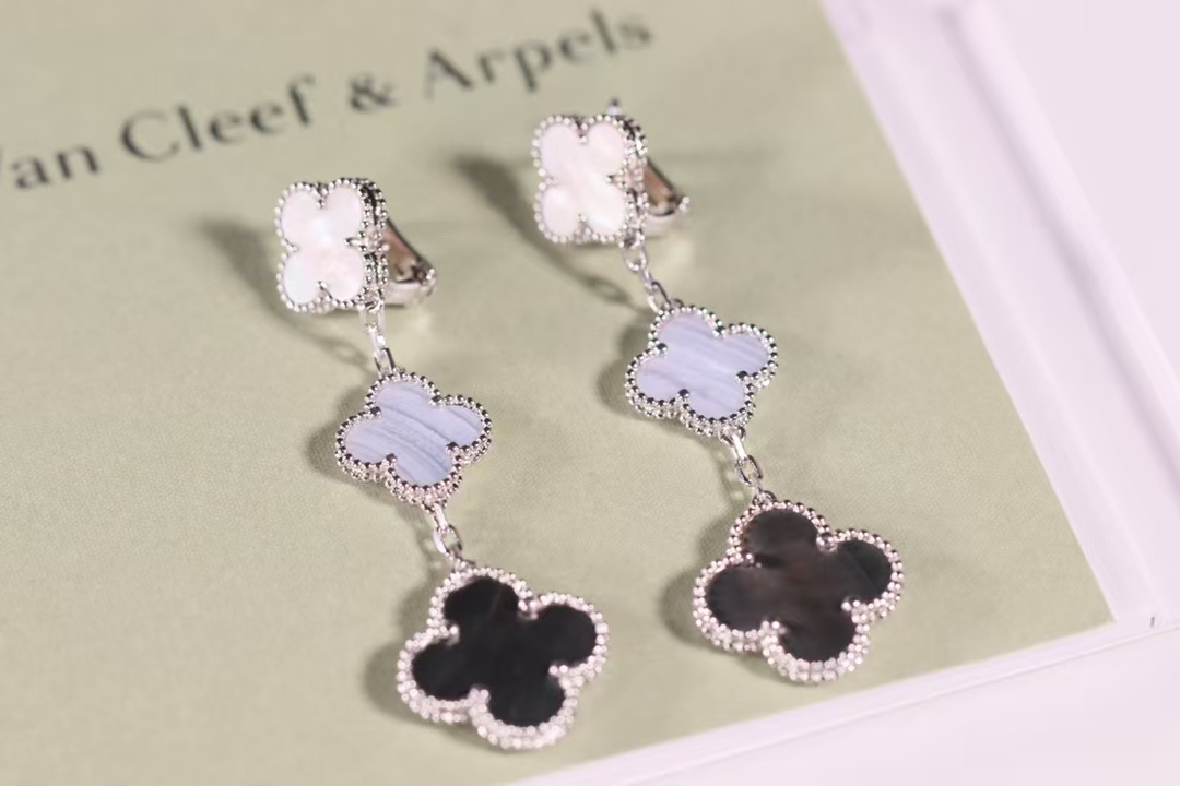 VCA Magic Alhambra Earrings 3 Motifs - Image 2