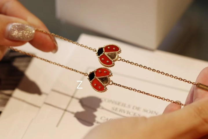 VCA Fauna Lucky Spring Bracelet, Open Wings Ladybug