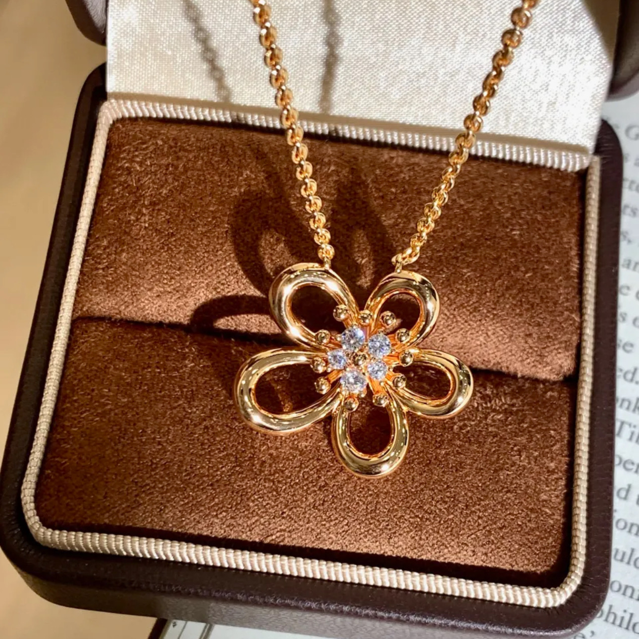 VCA Flowerlace Pendant Necklace