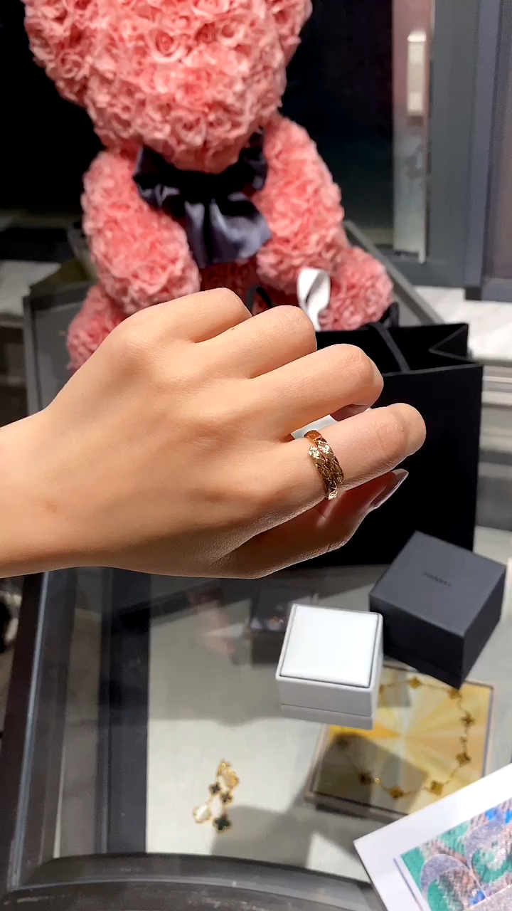 Chanel Mixed Color Coco Crush Toi et Moi Ring - Small Version - Image 5
