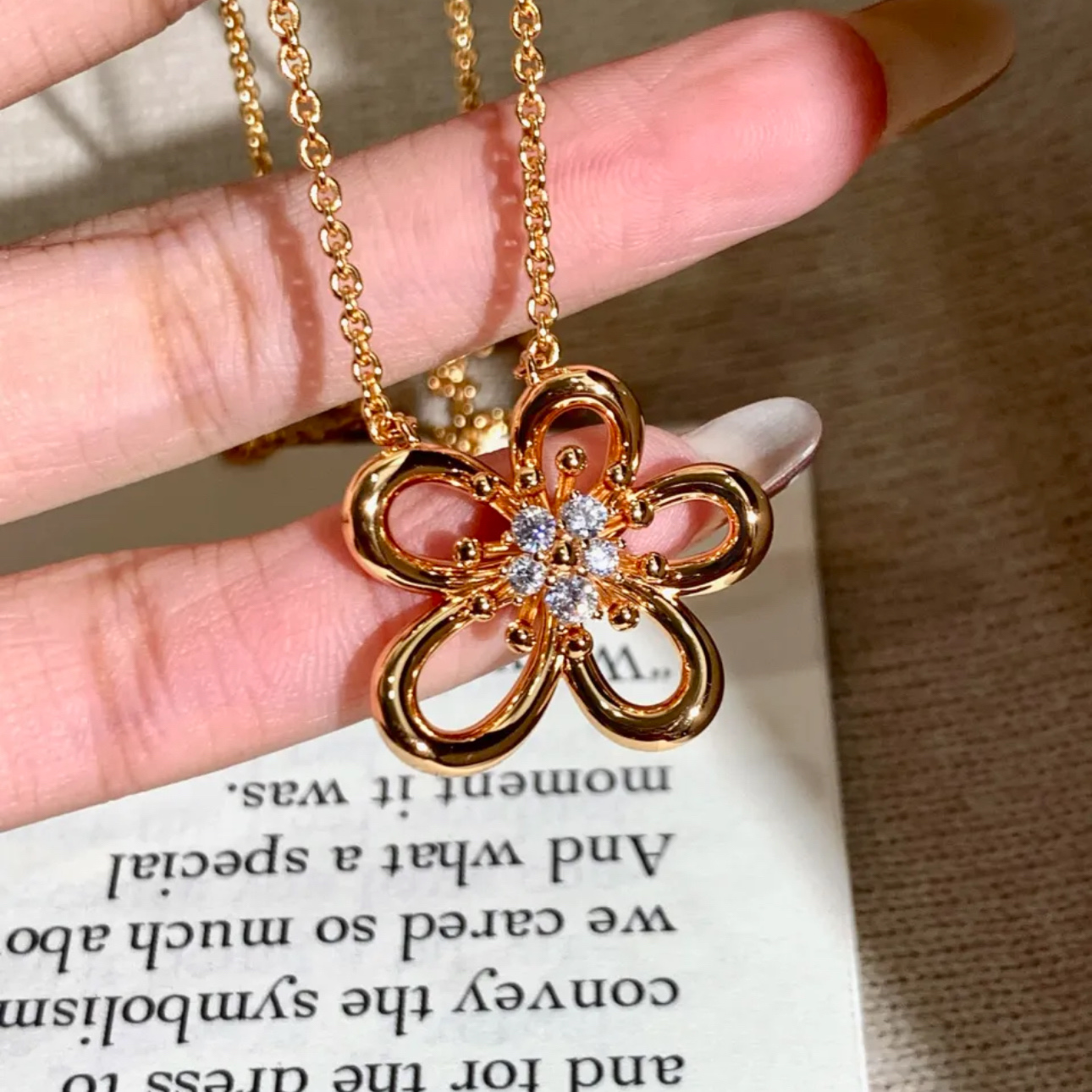 VCA Flowerlace Pendant Necklace - Image 6