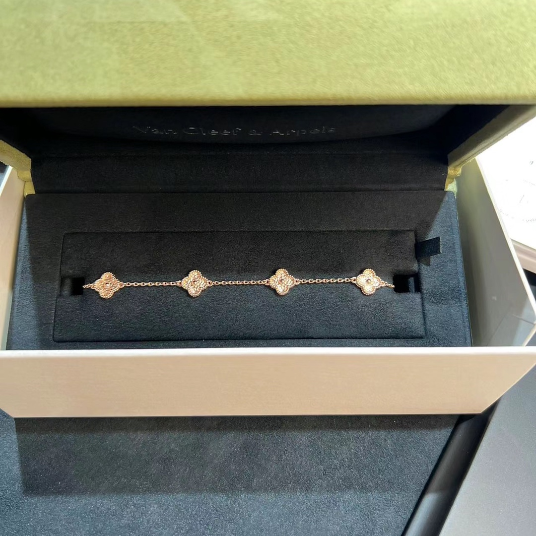 Dupe VCA Sweet Alhambra Bracelet, 6 Motifs, Rose Gold - Image 3
