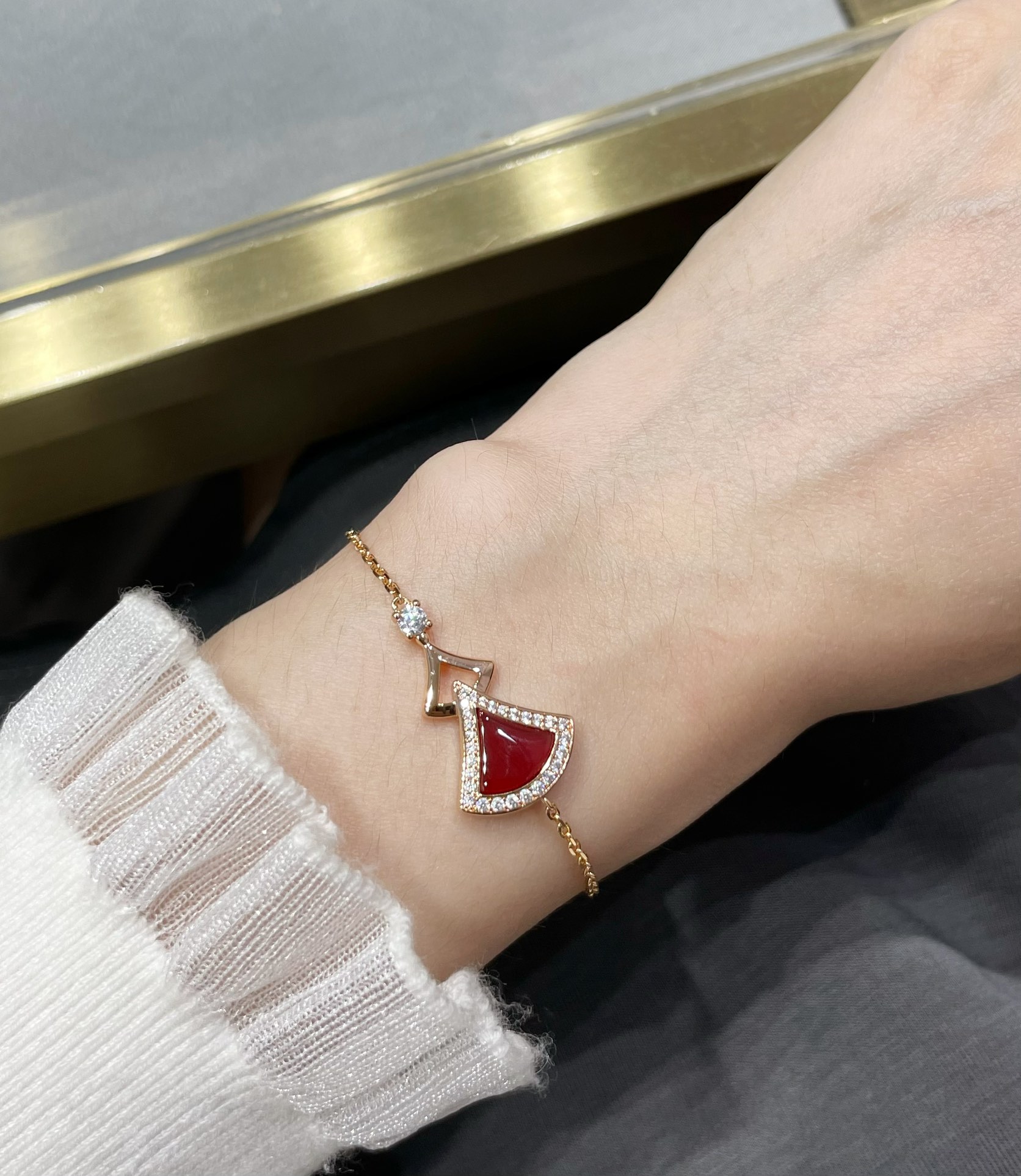 Bvlgari Rose Gold Divas' Dream Bracelet - Image 4