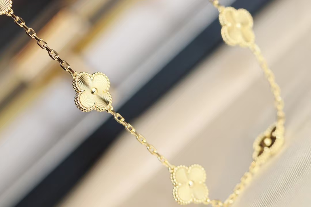 VCA Vintage Alhambra Necklace, 10 Motifs - Image 4