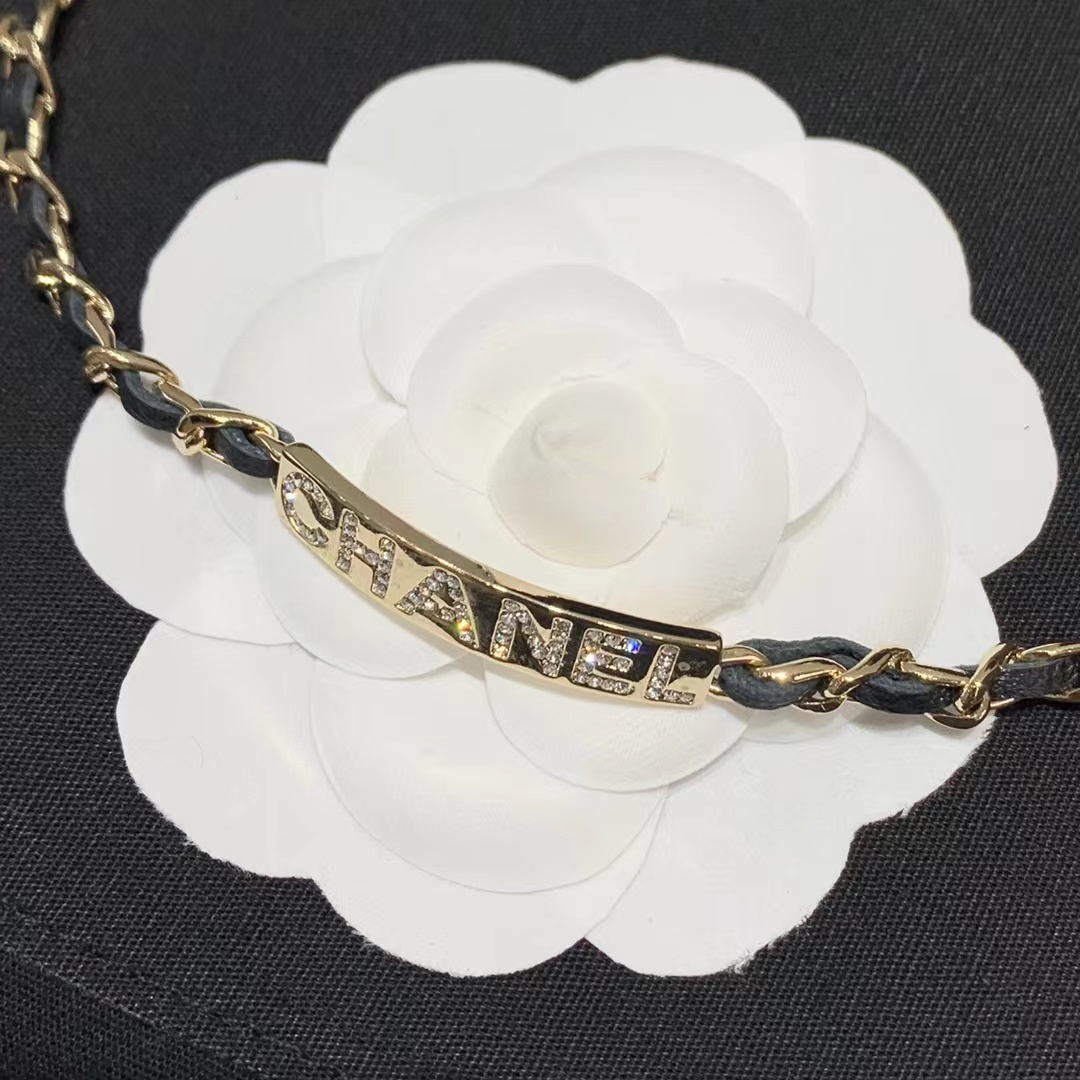 Chanel Leather Cuban Chain Choker Necklace - Image 4