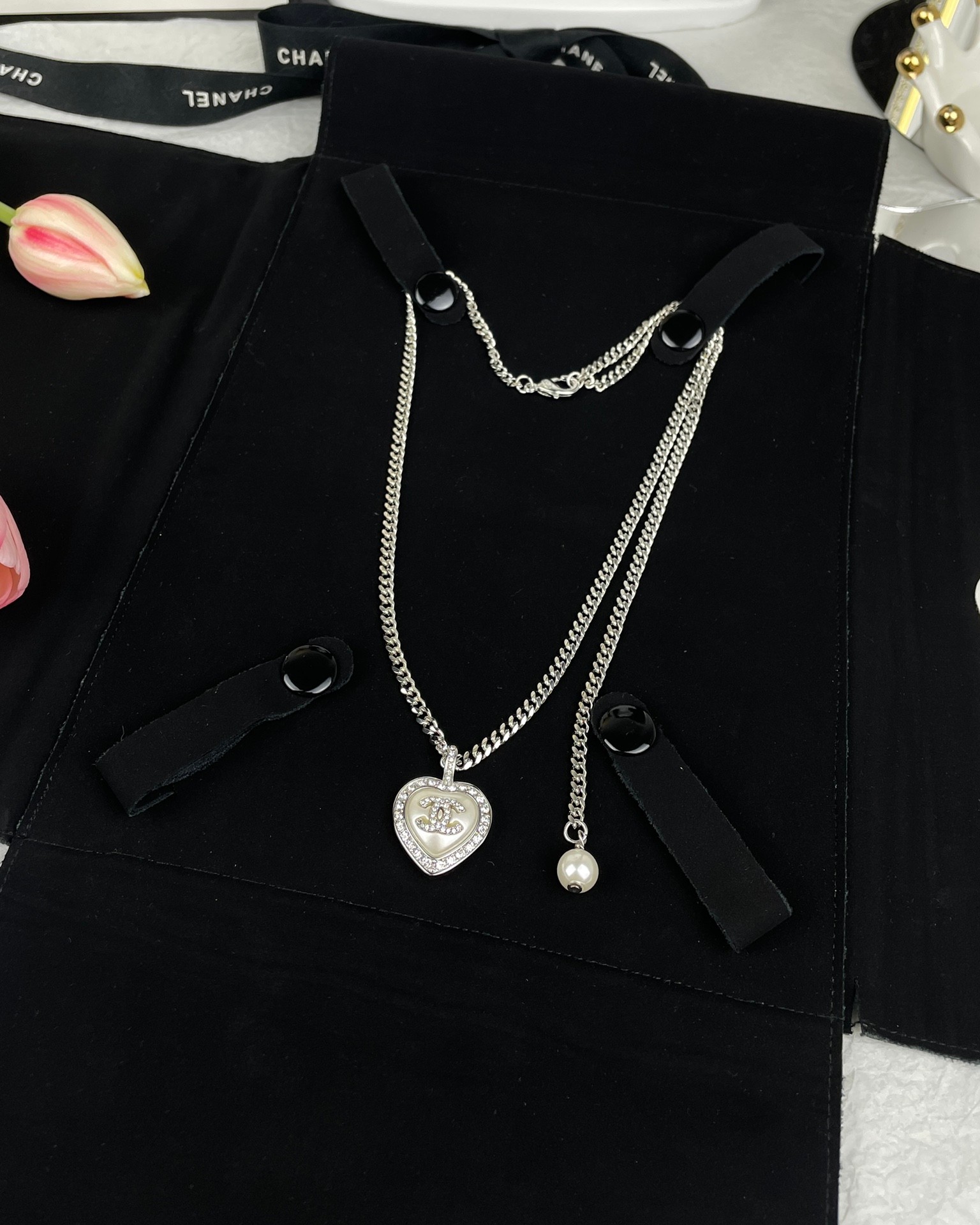 Chanel Heart Pendant Minimalistic Chain Necklace - Image 4