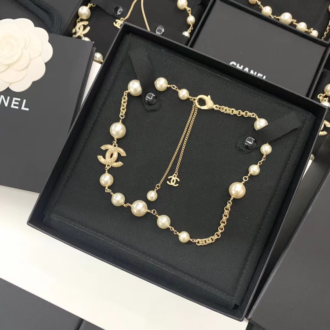 Chanel Double C Pearl Choker Necklace - Image 6