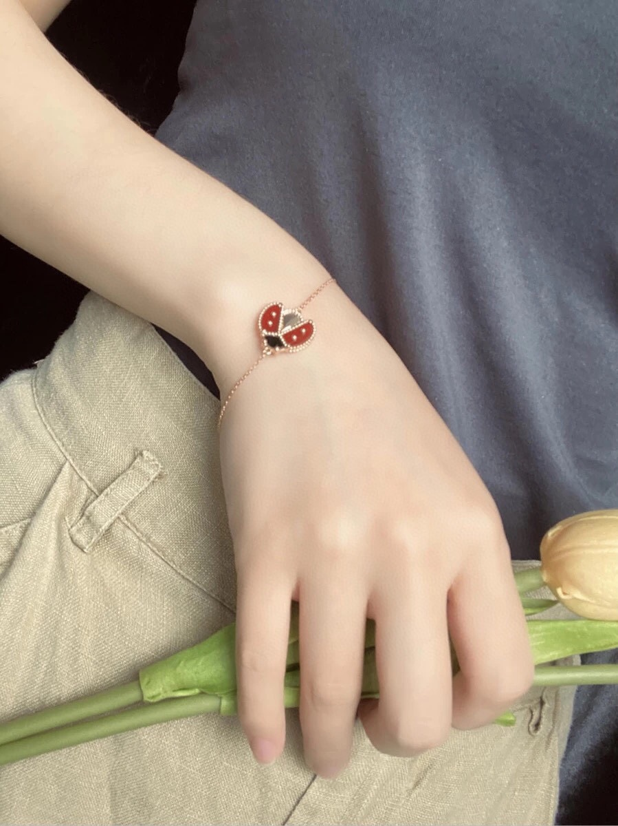 VCA Fauna Ladybug Lucky Spring Bracelet - Image 6