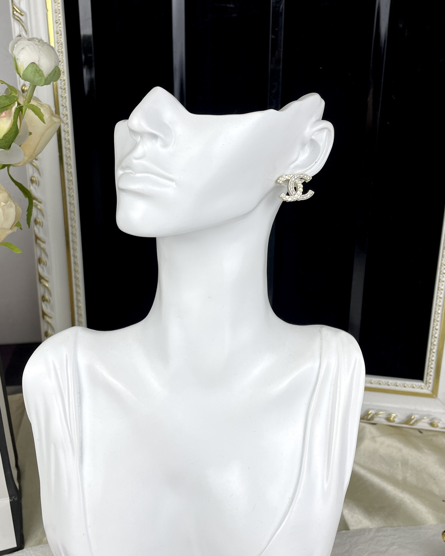 Chanel Minimalist Rhinestone CC Earrings - Image 4