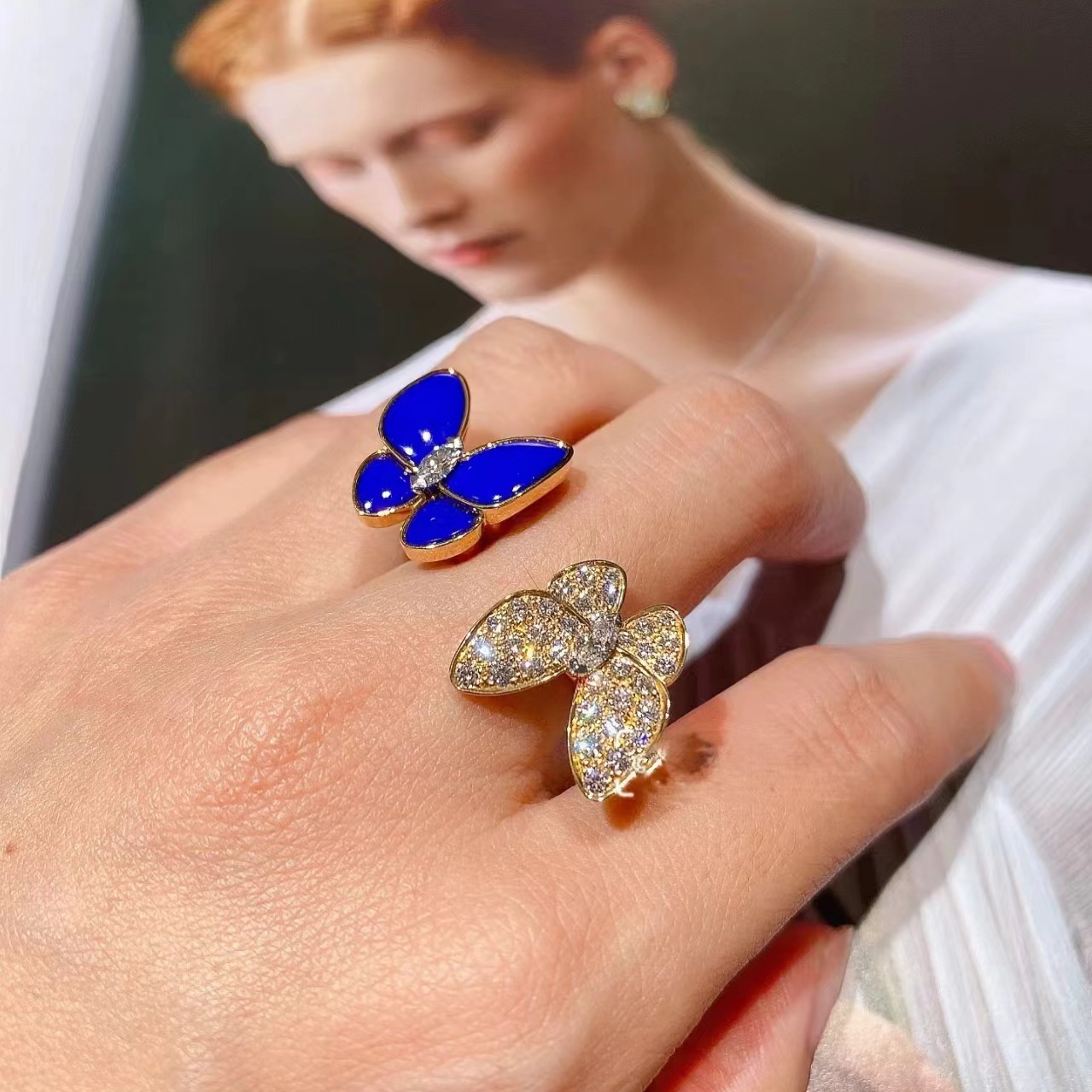 VCA Two Butterfly Between Finger Ring - Image 4