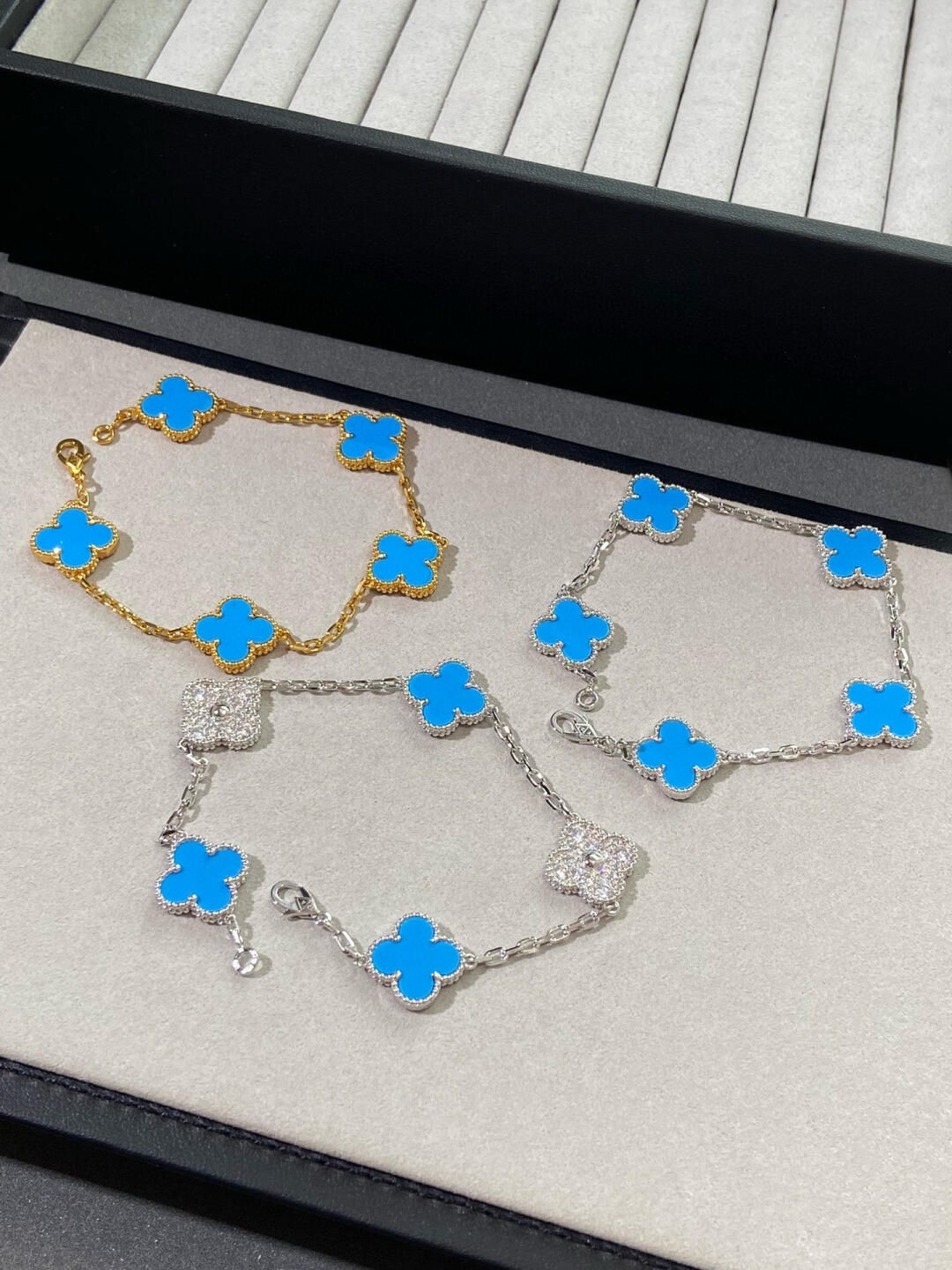 VCA Blue Agate VIntage Alhambra Bracelet, 5 Motifs - Image 2