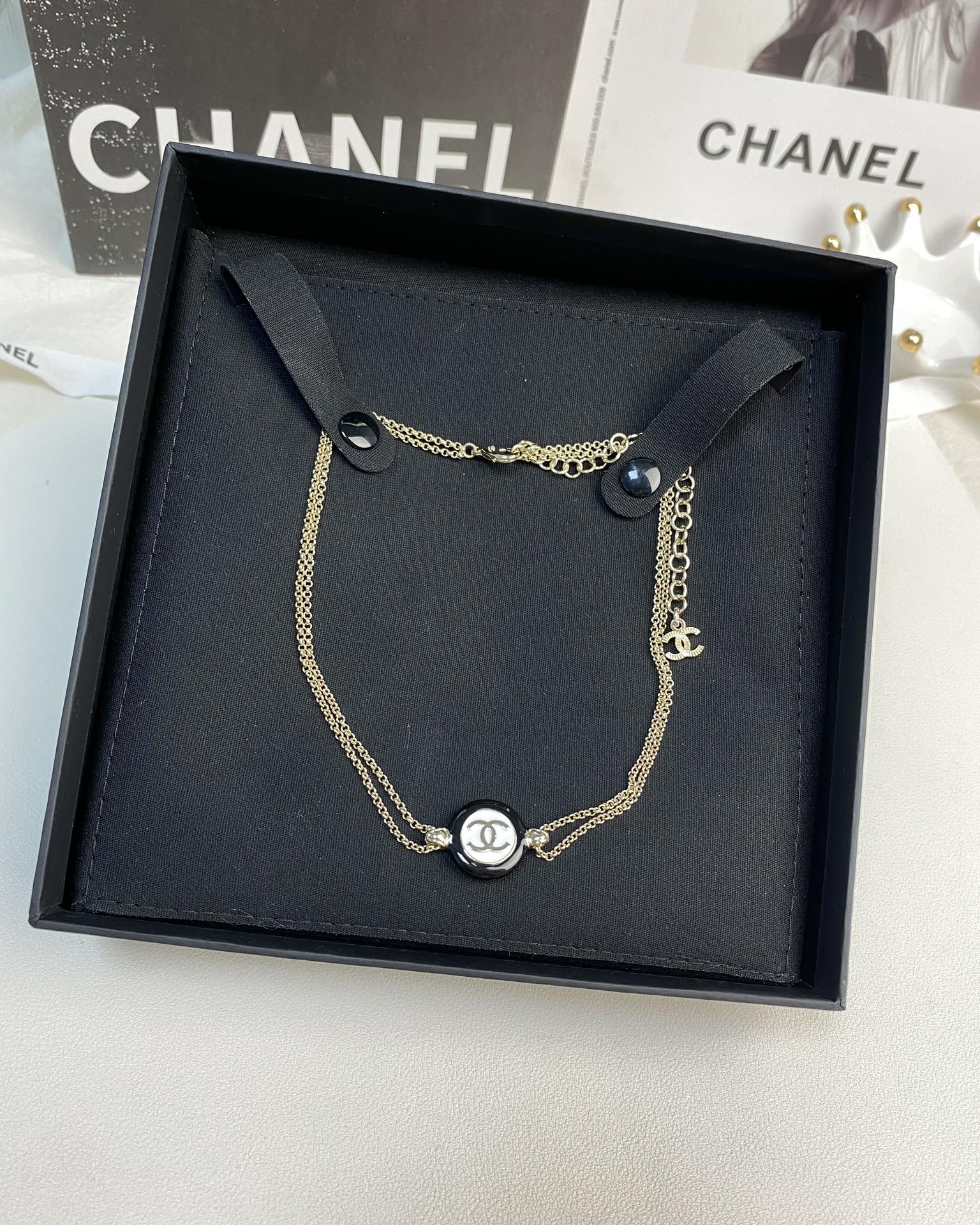 Chanel Black & White Round Enamel Necklace Bracelet and Ring - Image 5