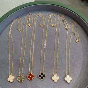 VCA Vintage Alhambra Pendant Necklace - Rose Gold
