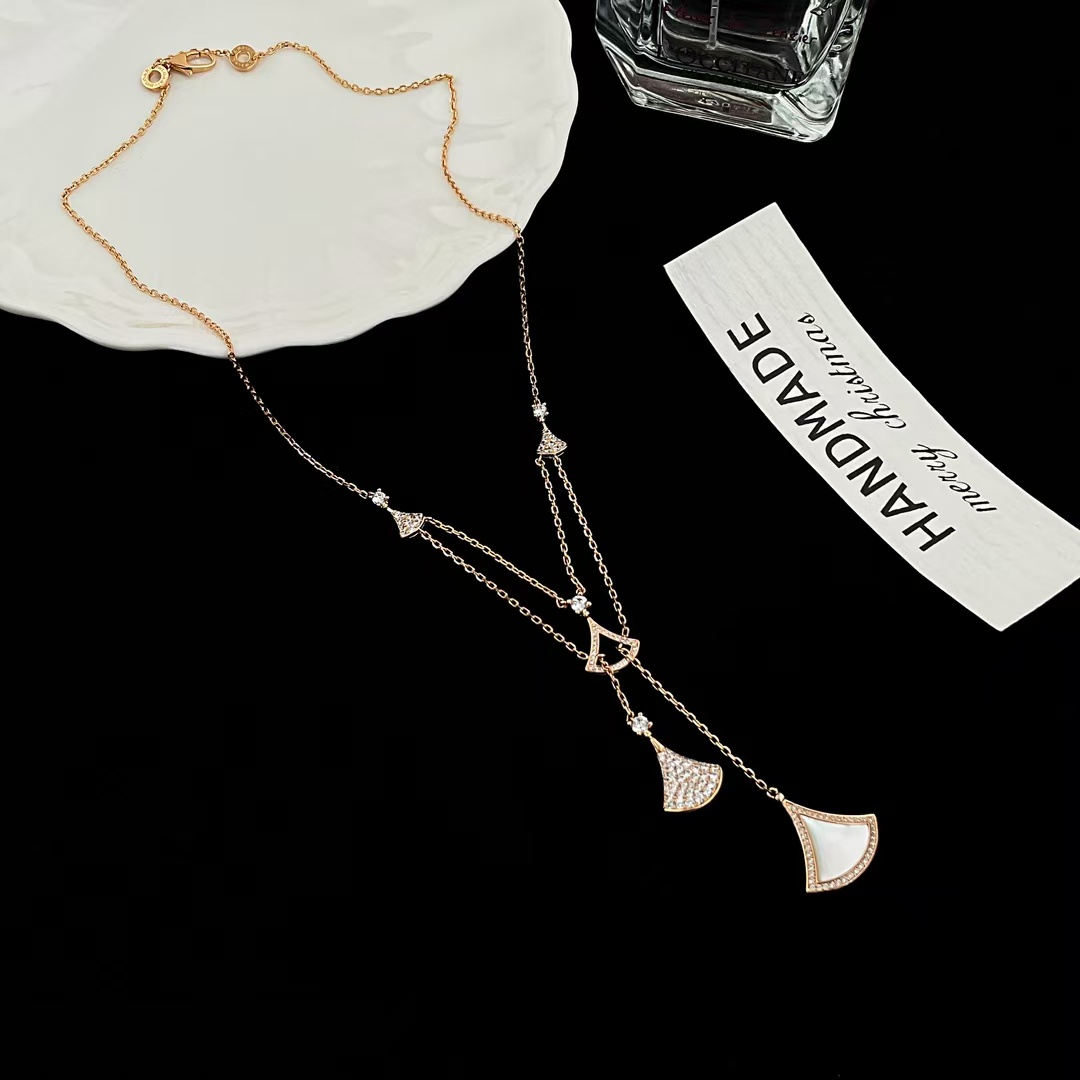 Bvlgari Divas' Dream Necklace - Image 8