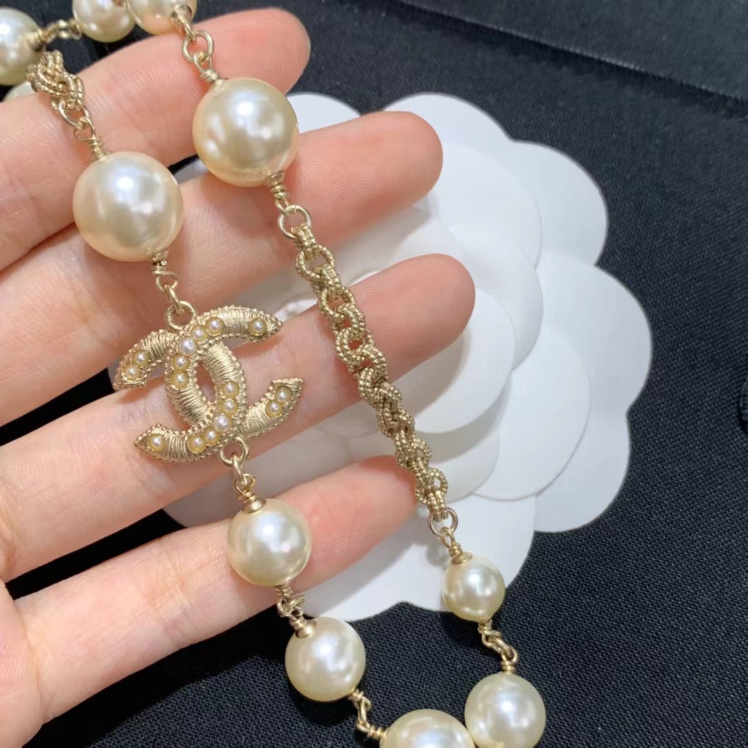 Chanel Double C Pearl Choker Necklace - Image 2
