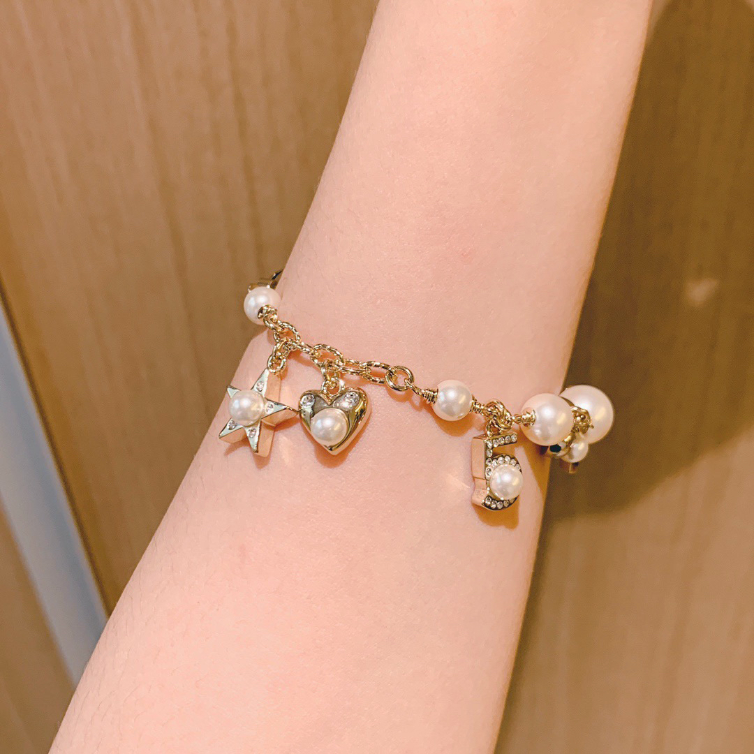 Chanel Chain Pearl Bracelet with Star Heart NO.5 CC Charms - Image 2