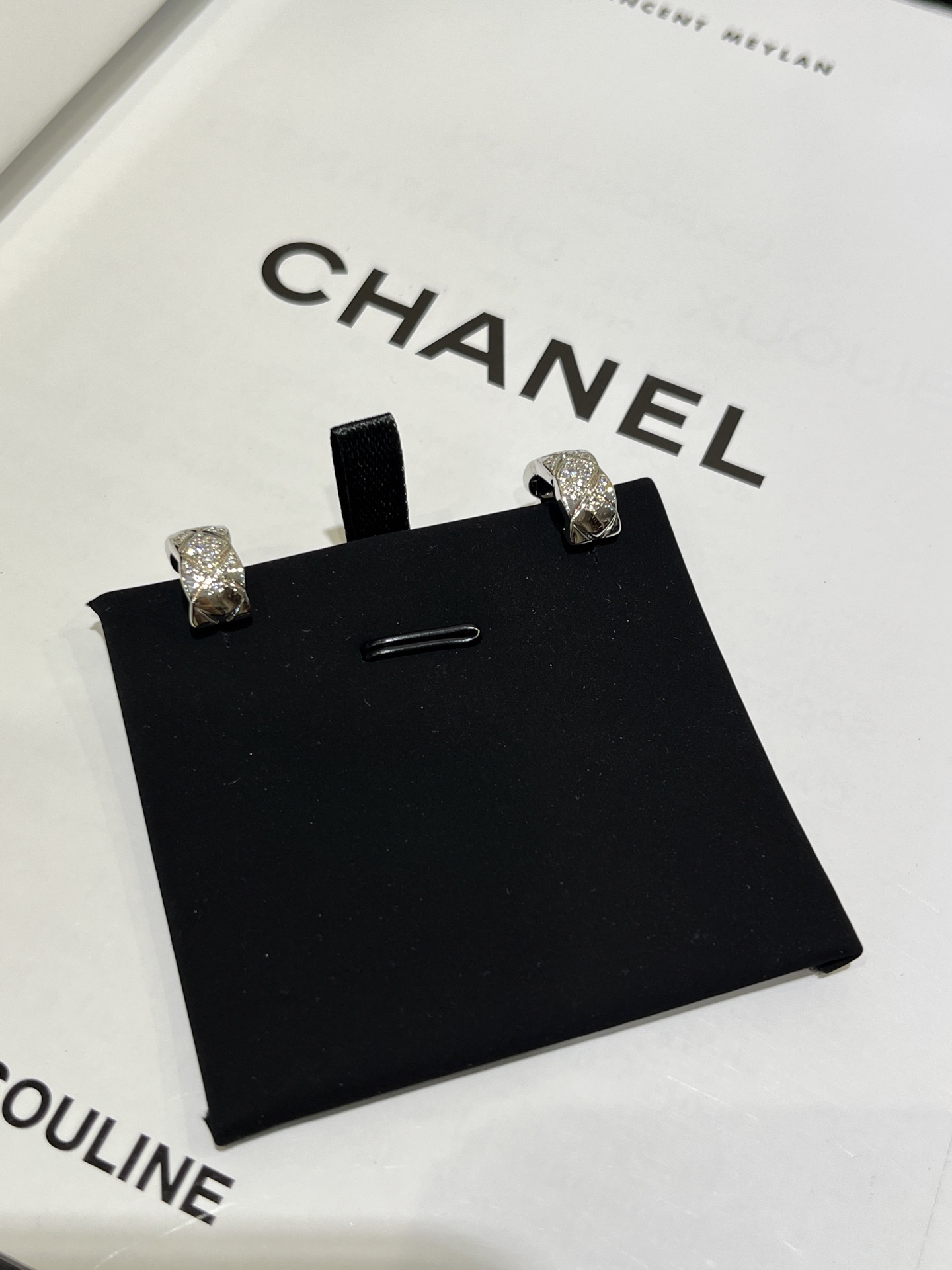 Chanel Coco Crush Hoop Stud Earrings - Image 6